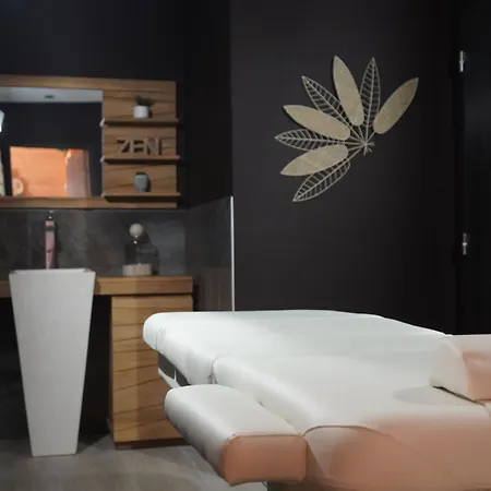Familial Avec Jacuzzi Privatif, Accès Piscine Et Nombreuses Activités Au Bord Du Golf - Fr-1-582-367