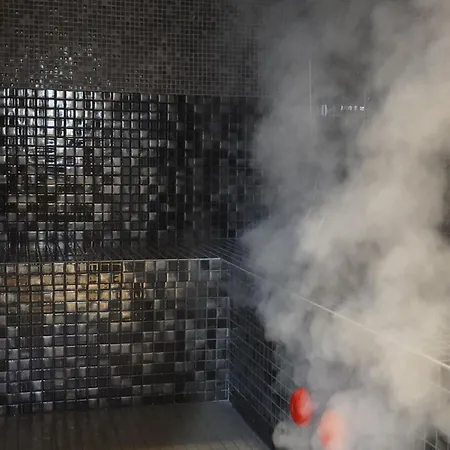 Familial Avec Jacuzzi Privatif, Acces Piscine Et Nombreuses Activites Au Bord Du Golf - Fr-1-582-367 *