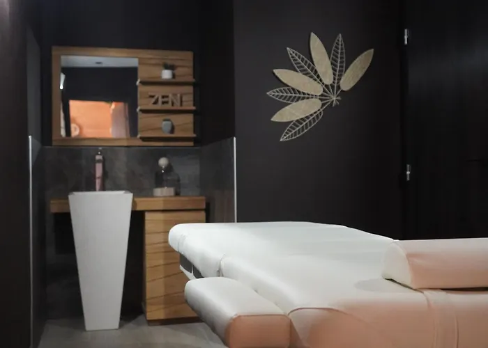 Familial Avec Jacuzzi Privatif, Accès Piscine Et Nombreuses Activités Au Bord Du Golf - Fr-1-582-367