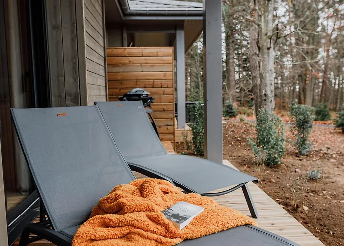 Familial Avec Jacuzzi Privatif, Accès Piscine Et Nombreuses Activités Au Bord Du Golf - Fr-1-582-367