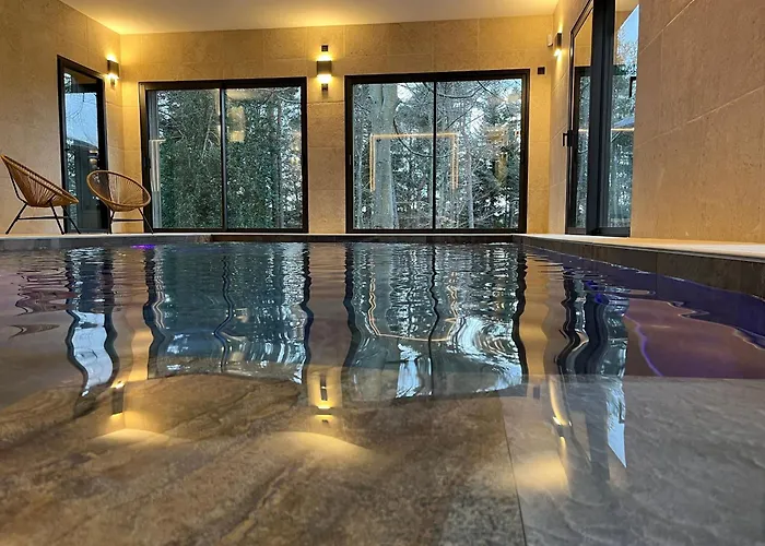 Familial Avec Jacuzzi Privatif, Accès Piscine Et Nombreuses Activités Au Bord Du Golf - Fr-1-582-367 Le Chambon-sur-Lignon